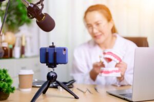 dental marketing with social media